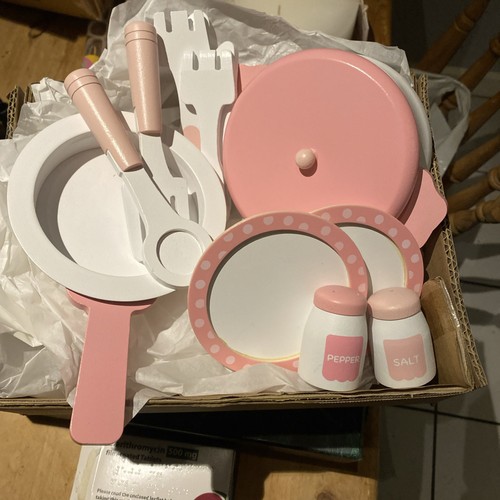 Pink wooden toy cooking - pink,