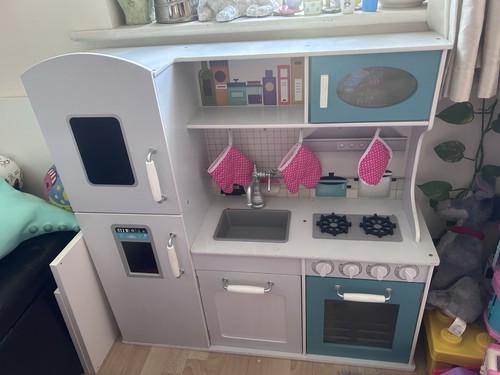 Kids wooden kitchen - wooden,